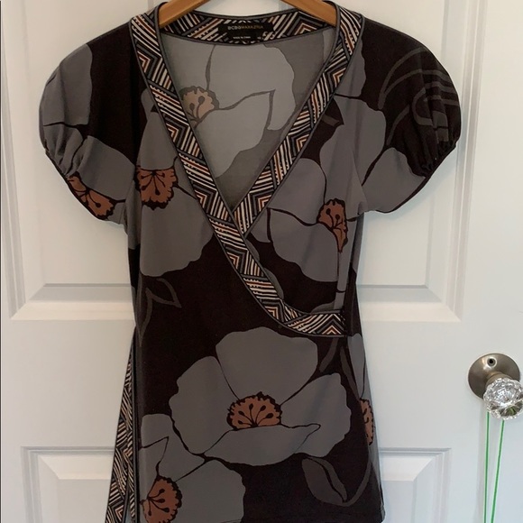 BCBG Maxazria short sleeved faux wrap top - Picture 4 of 7